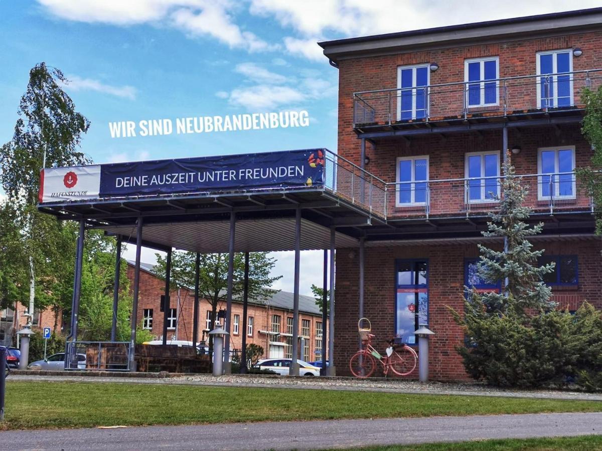 Hafenstunde Hotel Neubrandenburg Bagian luar foto